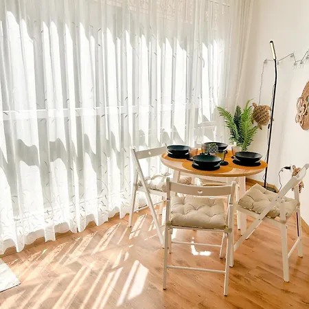 Summer Breeze Ground-floor I Patio & Parking Varna