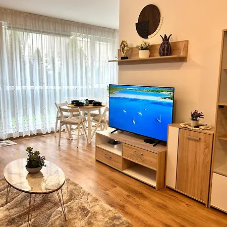 Apartamento Summer Breeze Ground-floor I Patio & Parking *