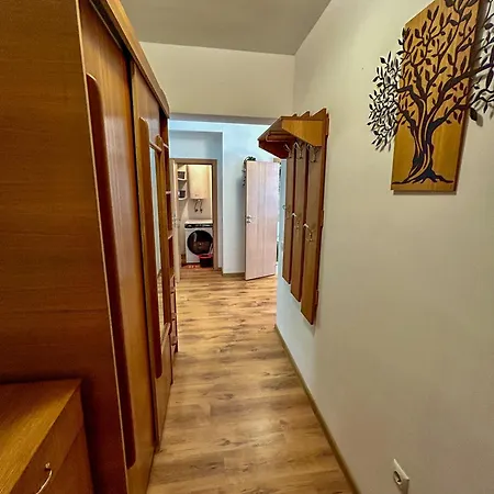Summer Breeze Ground-floor I Patio & Parking Apartamento Varna