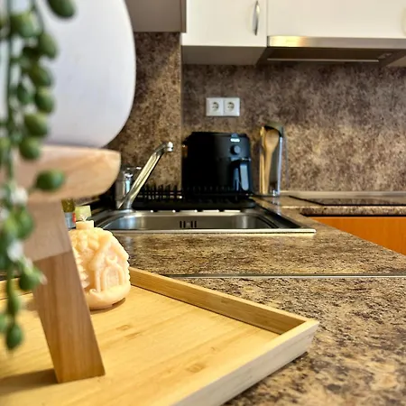 Summer Breeze Ground-floor I Patio & Parking * וארנה