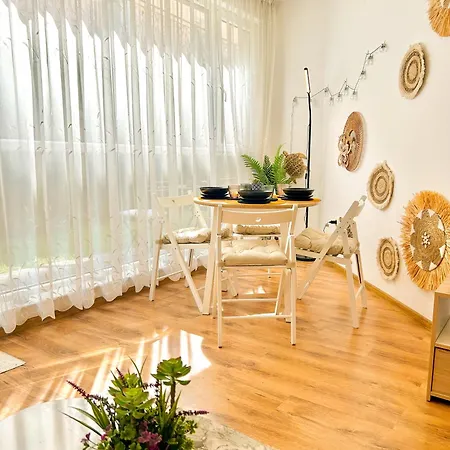 Apartamento Summer Breeze Ground-floor I Patio & Parking *