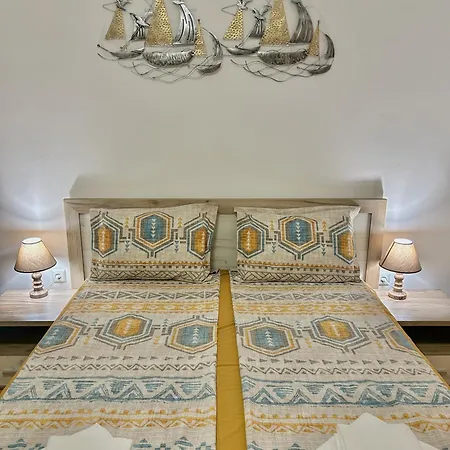 Summer Breeze Ground-floor I Patio & Parking וארנה