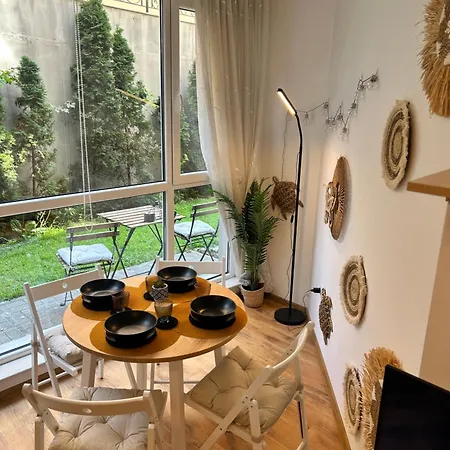 Summer Breeze Ground-floor I Patio & Parking * וארנה