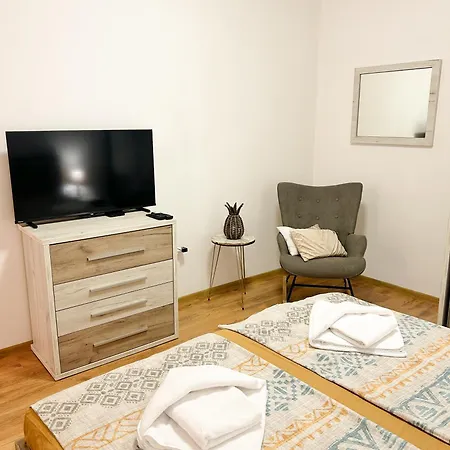 Apartamento Summer Breeze Ground-floor I Patio & Parking Varna