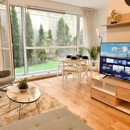 Summer Breeze Ground-floor I Patio & Parking *