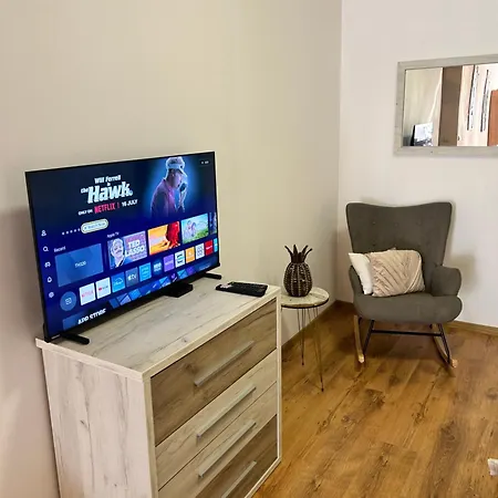 Summer Breeze Ground-floor I Patio & Parking Varna